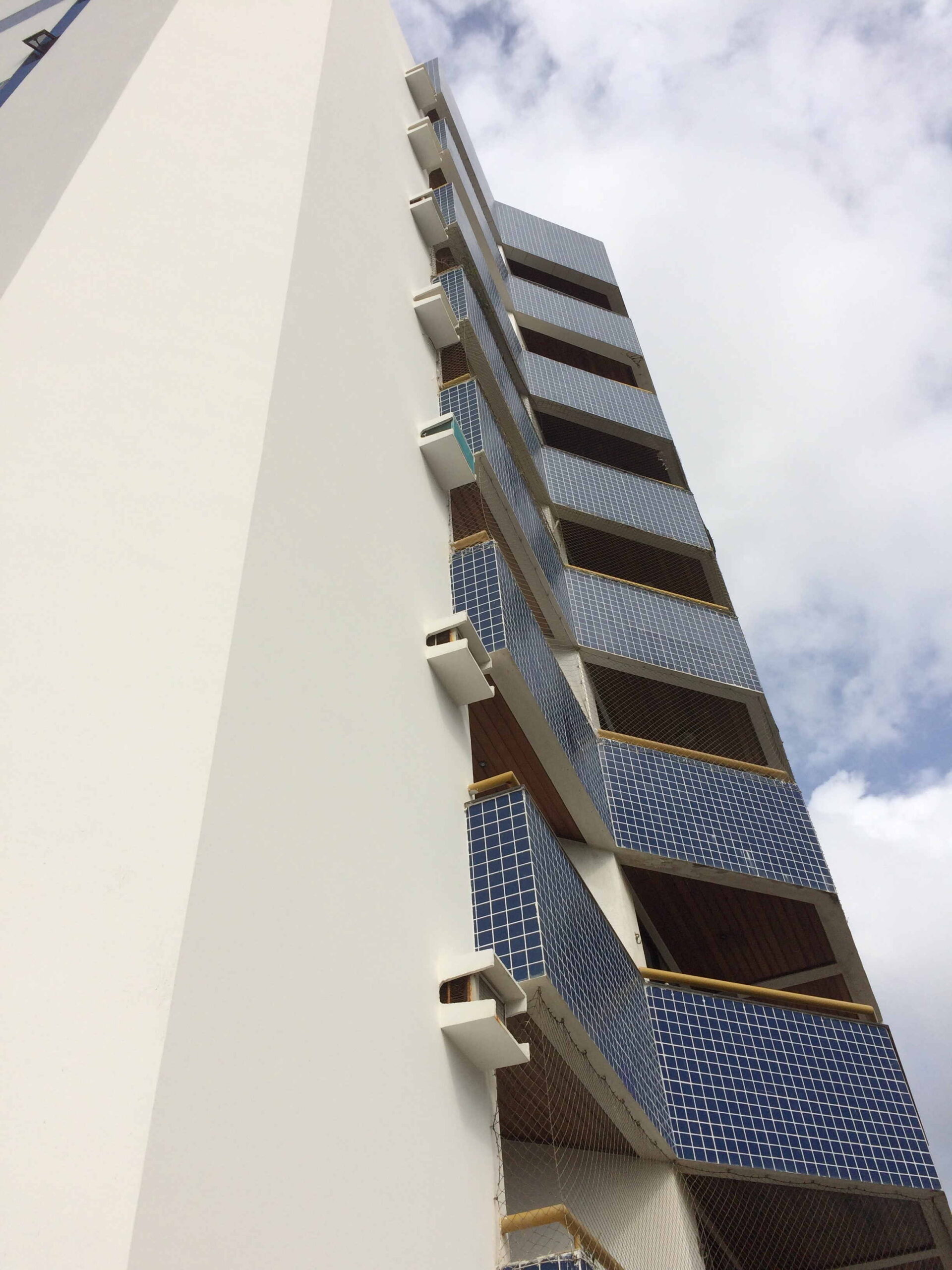 Manutenção Predial em Salvador - Dunas do Costa Azul - Projeto - Pastilhas e Pintura de Fachada