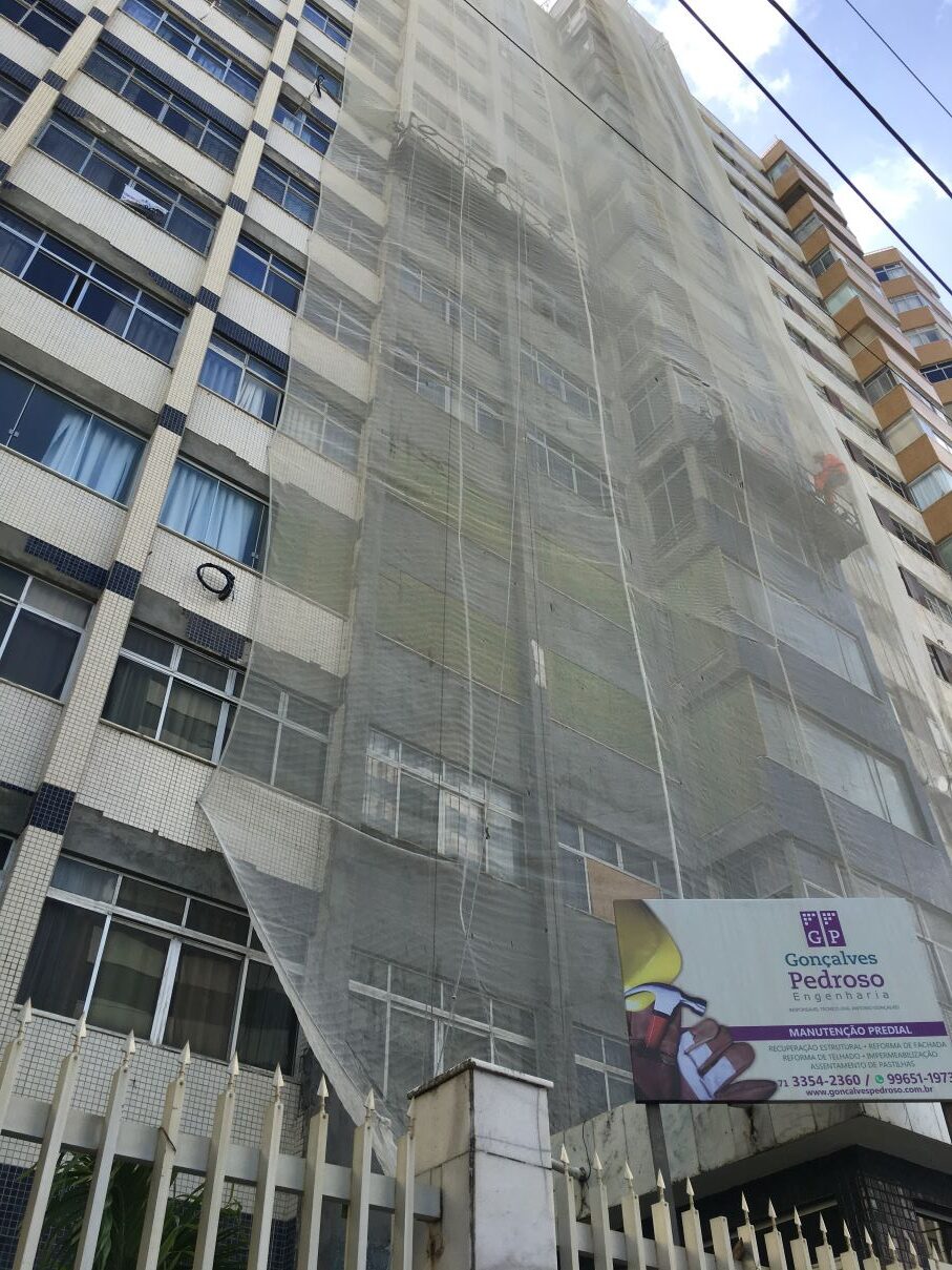 Assentamento de pastilhas, Pintura e Recuperação estrutural -antes