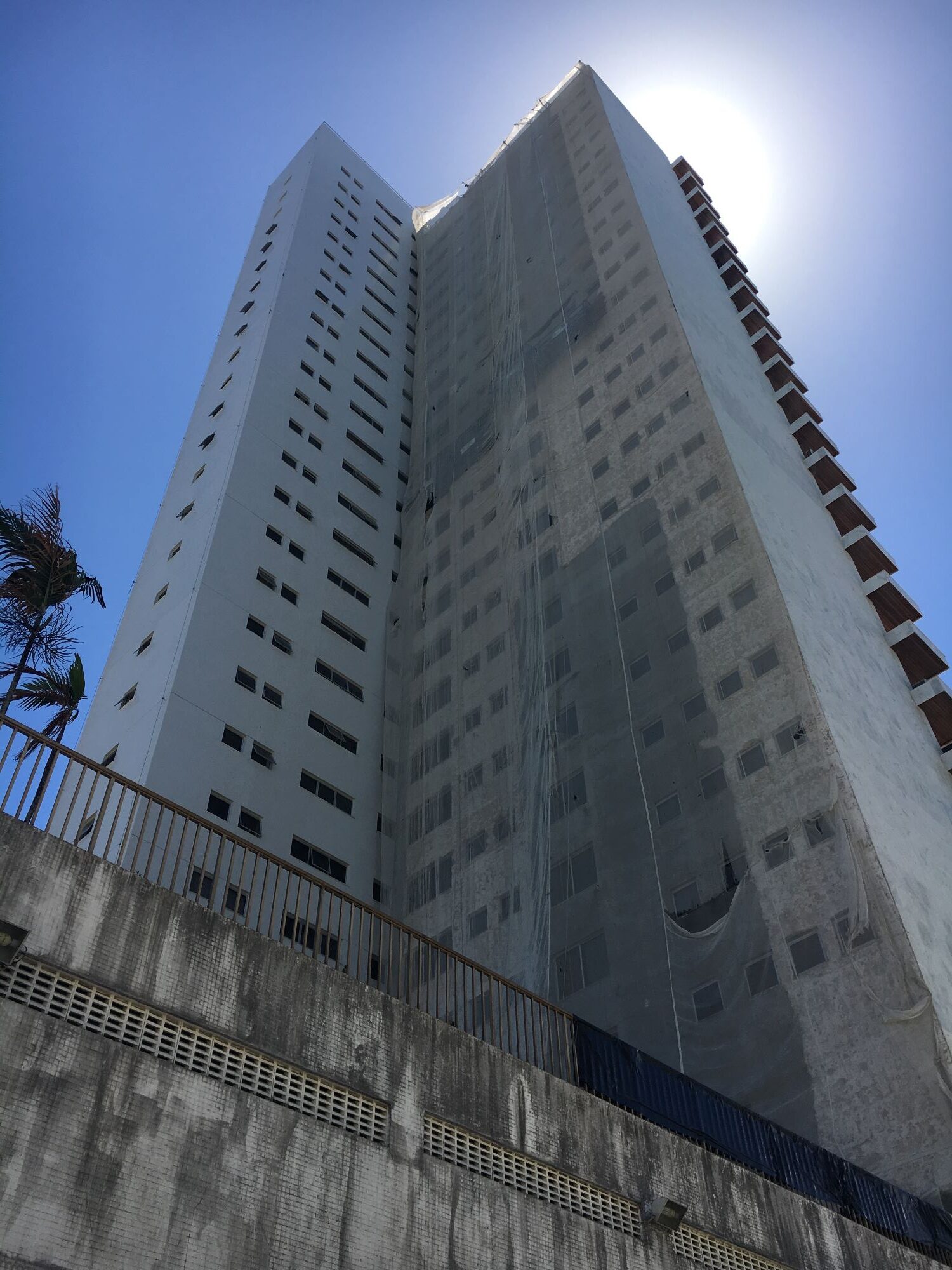 Mansão Alfred Nobel - Assentamento de pastilha - Revitalização e Assentamento de mármore - Recuperação estrutural - antes
